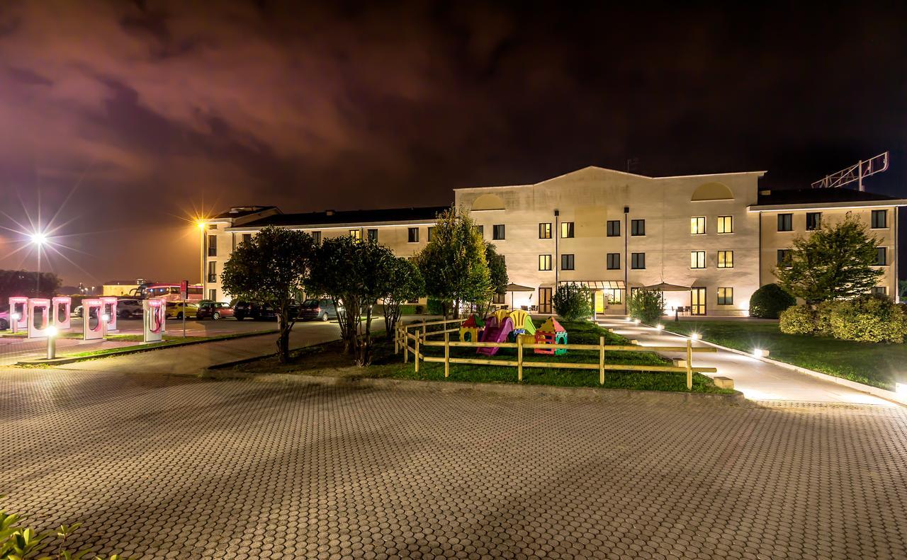 Una Hotels Occhiobello Esterno foto