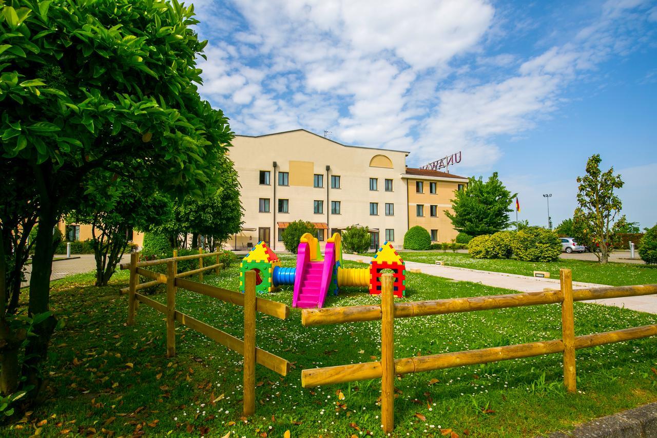 Una Hotels Occhiobello Esterno foto