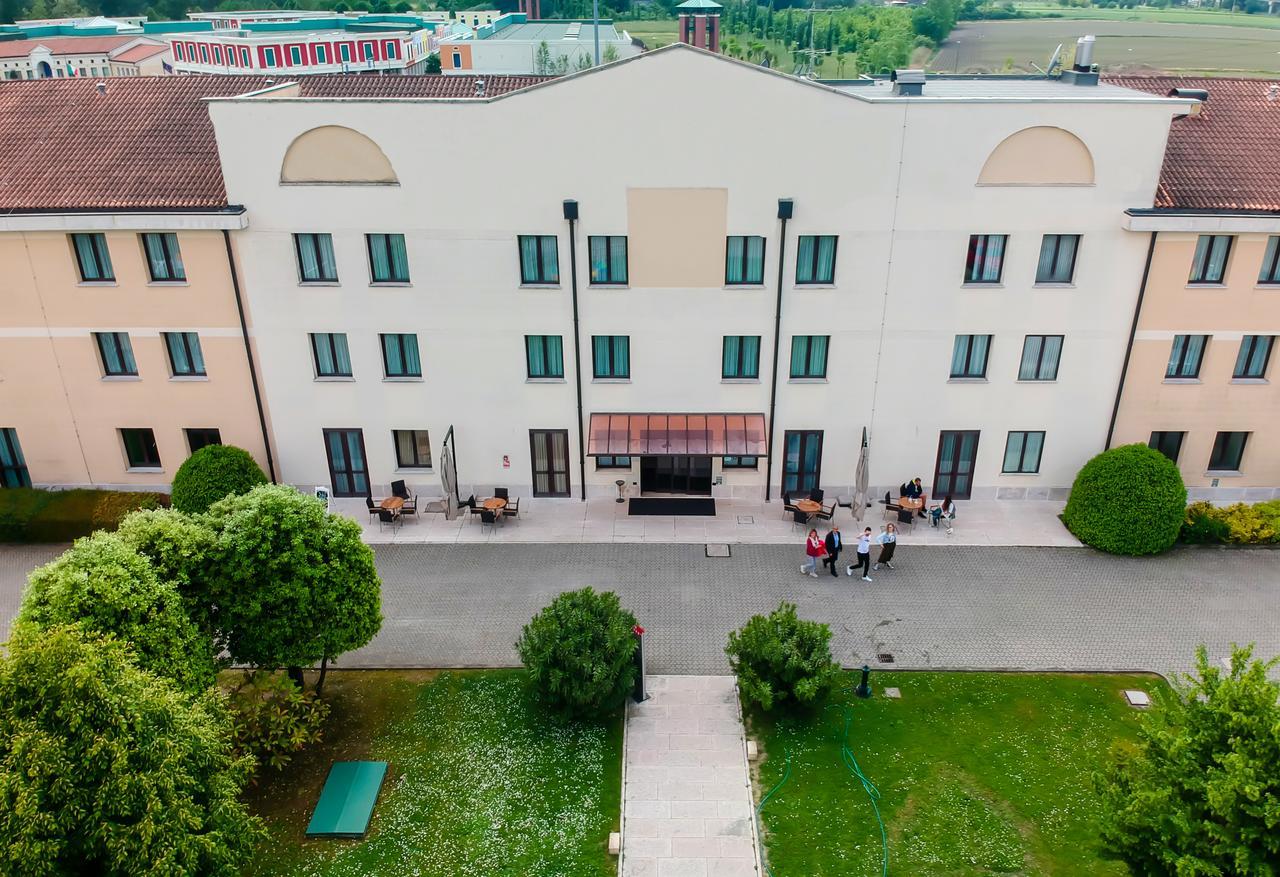 Una Hotels Occhiobello Esterno foto